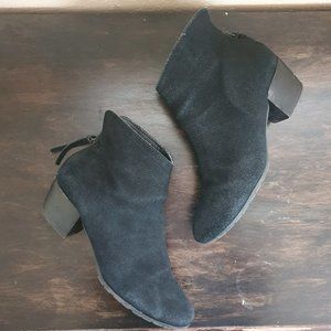 KENNETH COLE REACTION Black Suede Ankle Boot